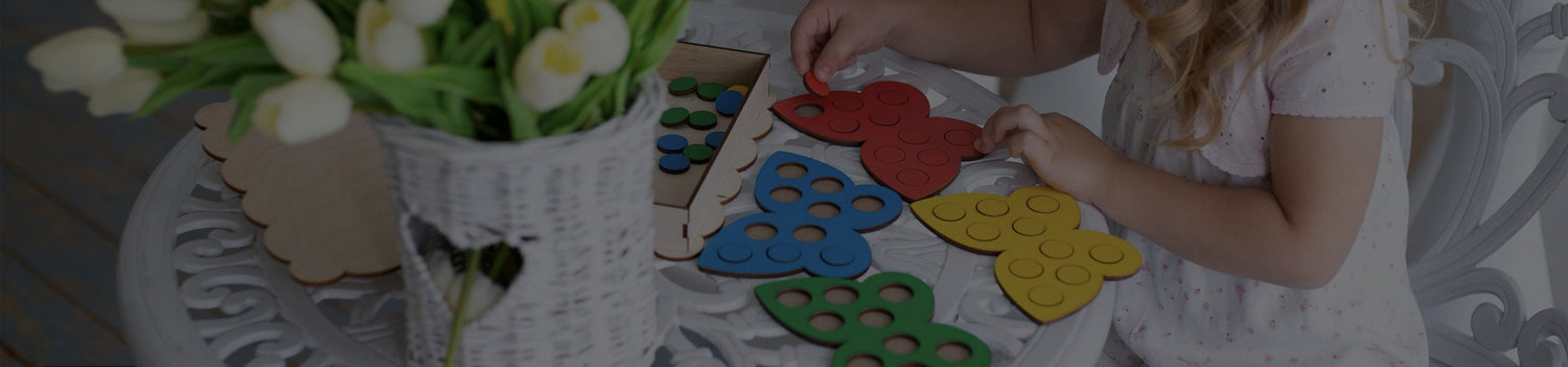 Wooden speech and language tools for vocabulary, naming, memory and storytelling